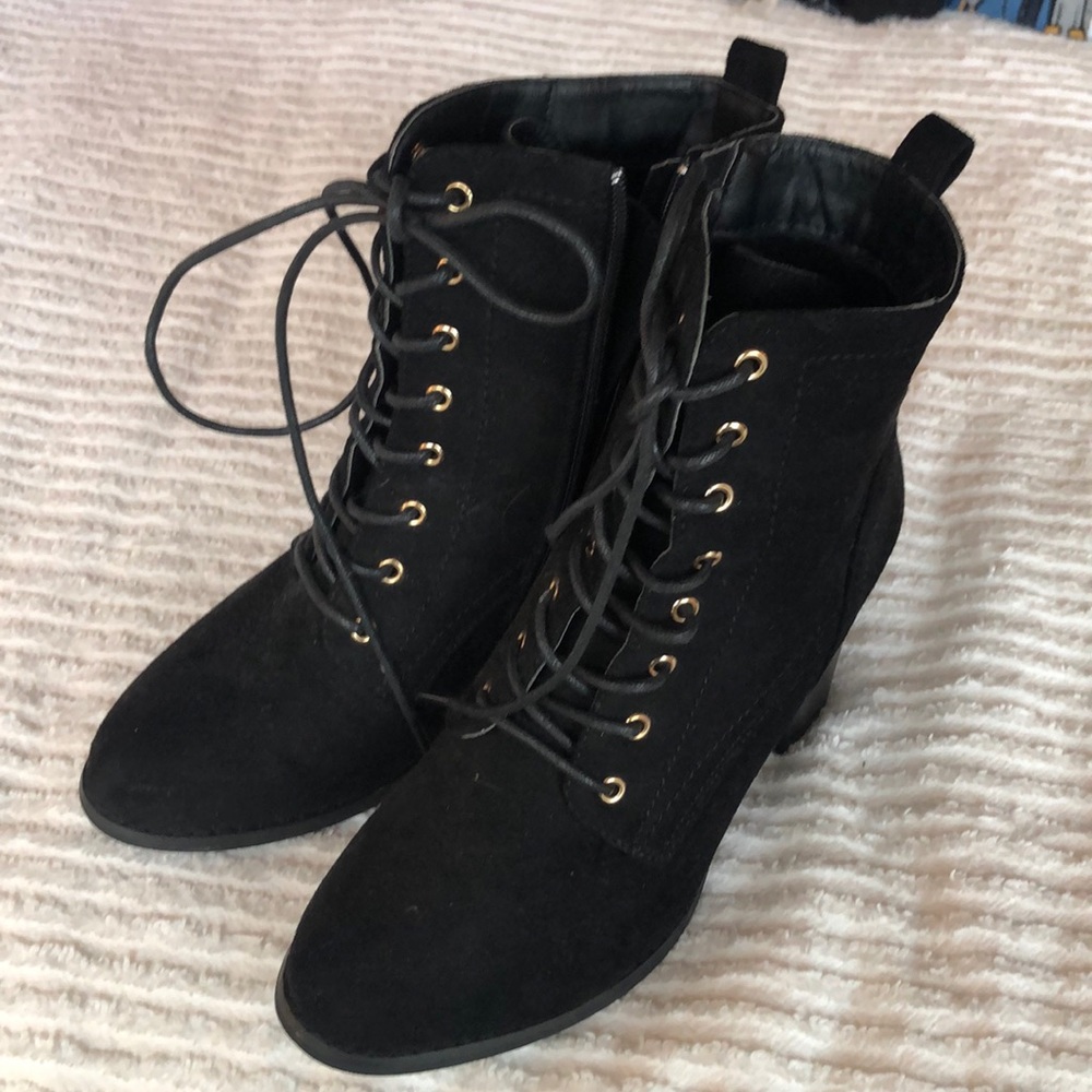 Women’s boots booties black heel tall 7.5